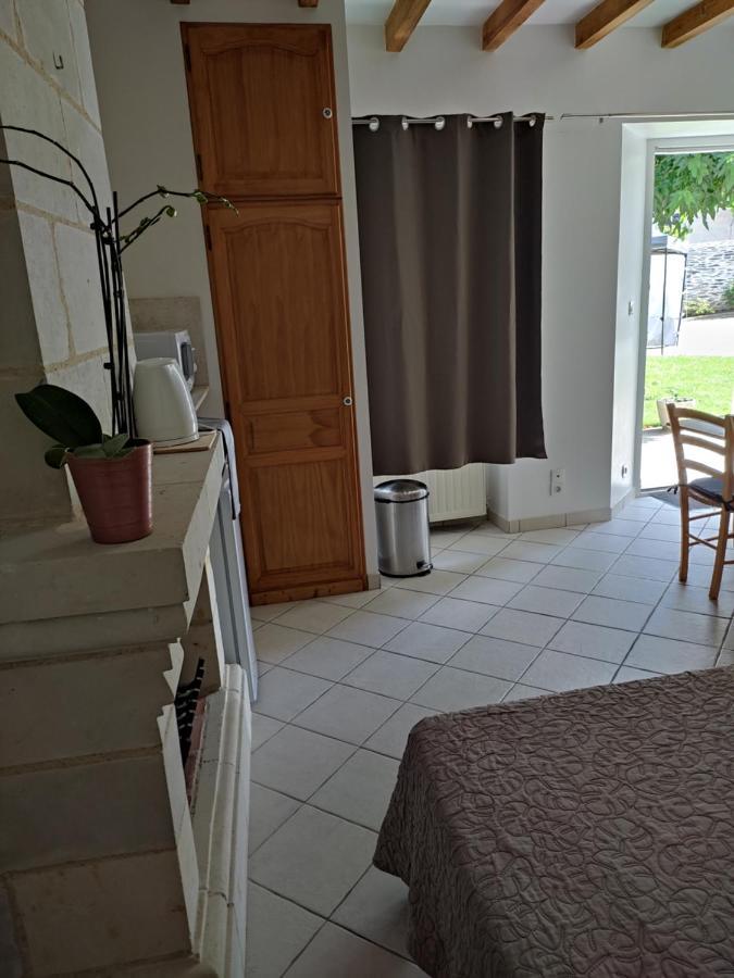 Chambre La Loire La Dagueniere Exterior photo