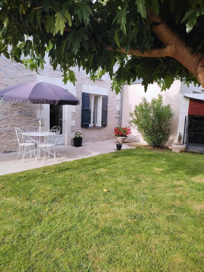 Chambre La Loire La Dagueniere Exterior photo